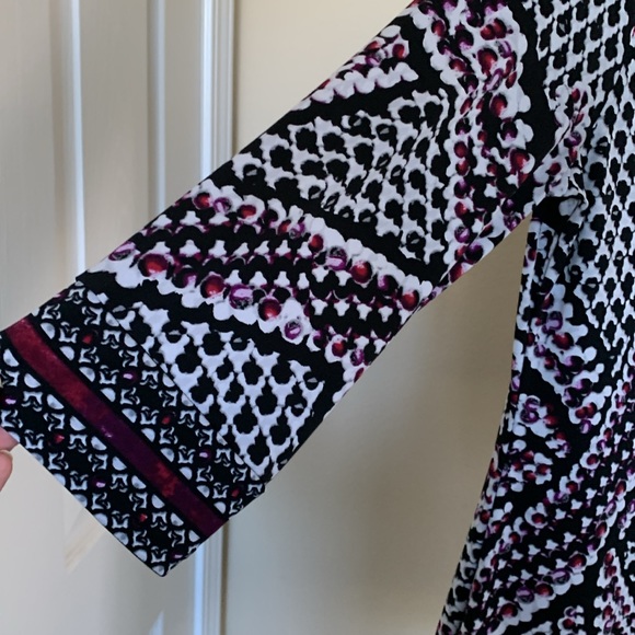 WHBM NWOT tunic top. Excellent condition - Picture 3 of 5